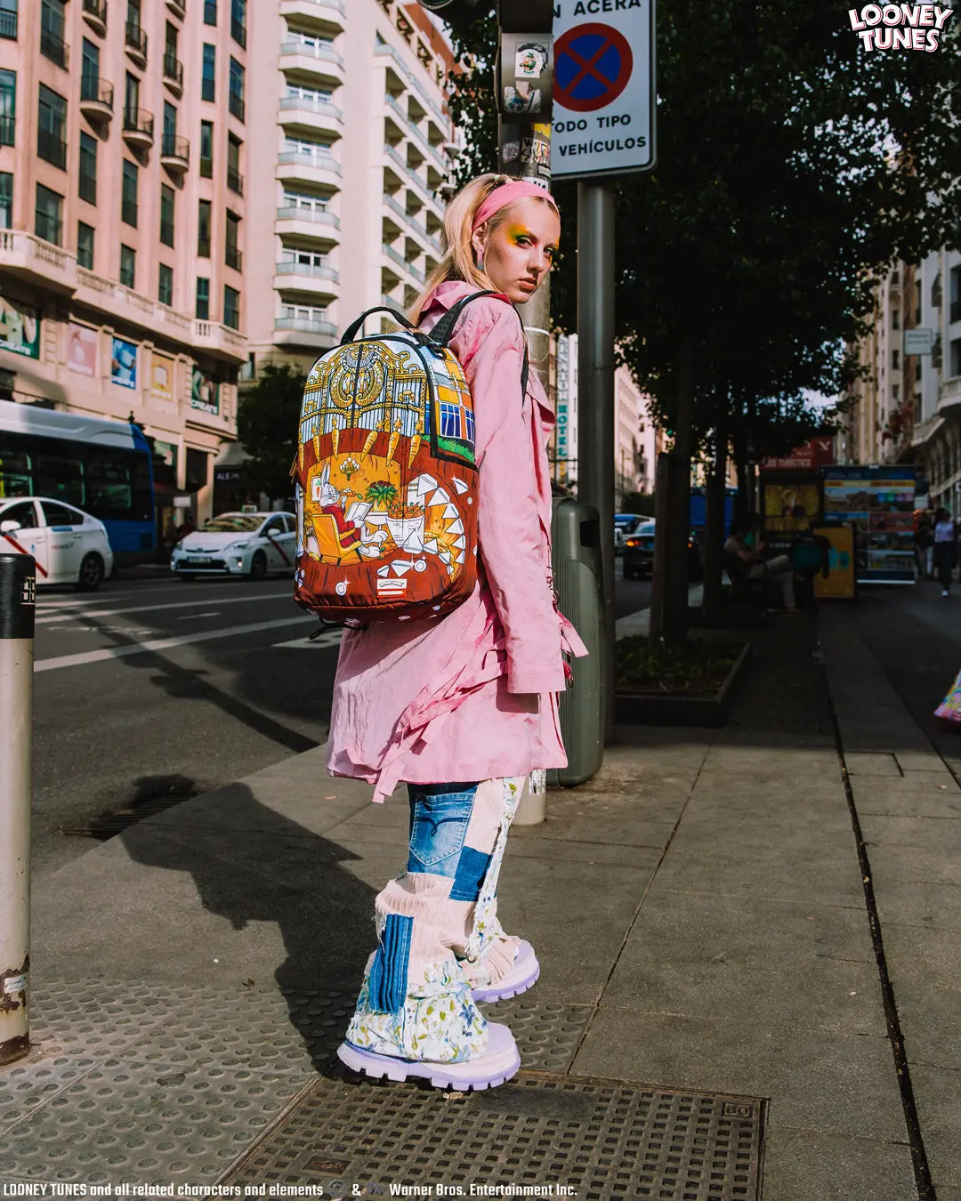 LOONEY TUNES BUGS BUNNY ZADDY BACKPACK - Image 2