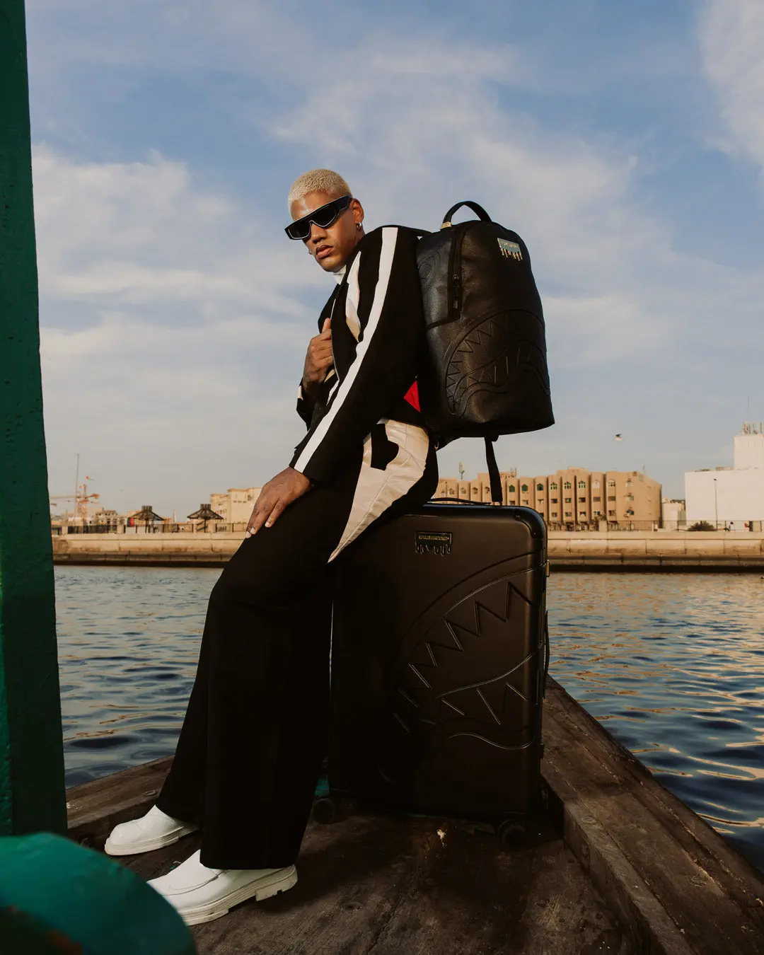 GOLD BRICK DRIP BLACK BACKPACK - Image 8