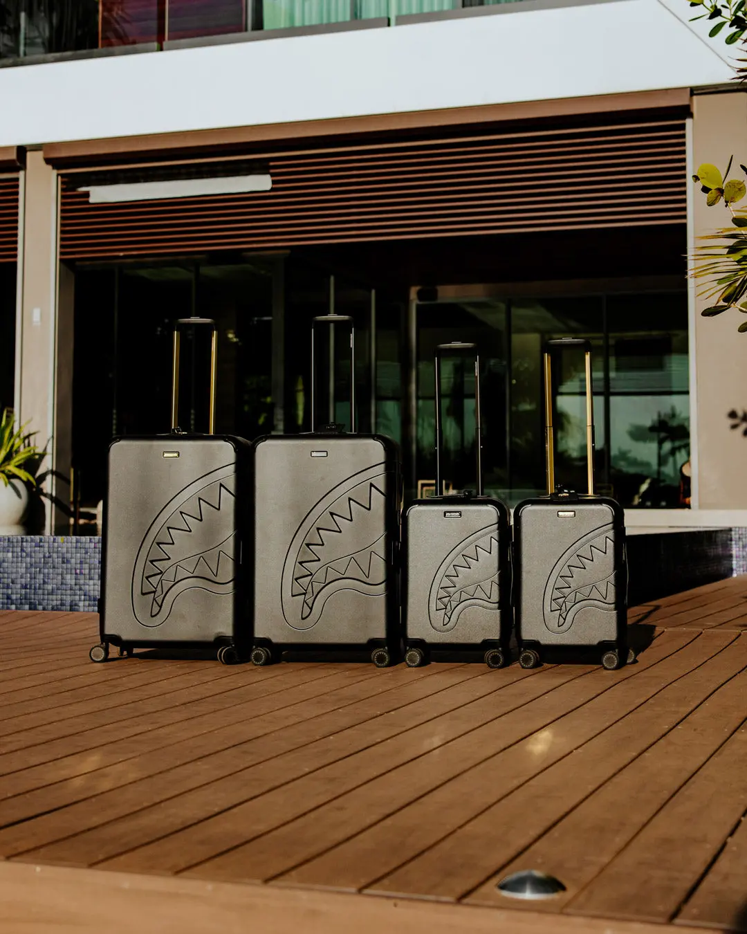 REALITY CHECK SHARKITECTURE FULL-SIZE JETBLACK LUGGAGE (GOLD HARDWARE) - Image 14