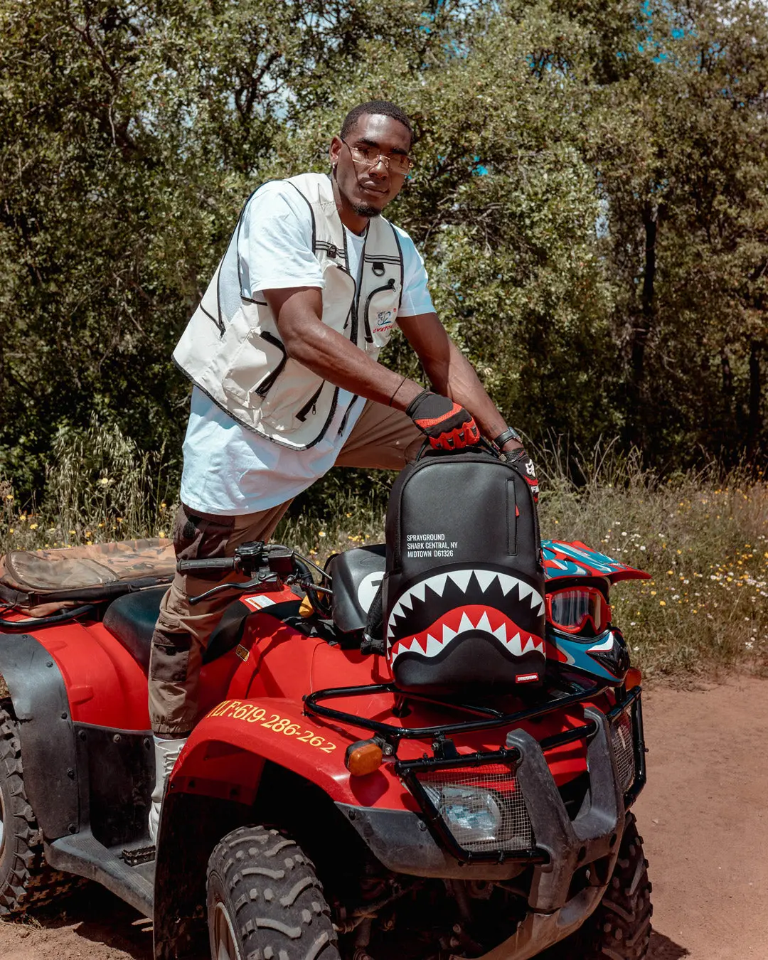 SHARK CENTRAL (BLACK) (DLXV) - Image 4