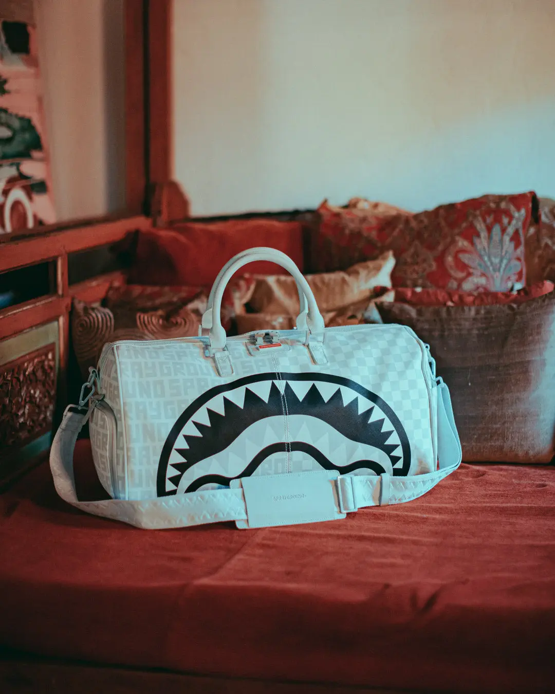 SPLIT THE CHECK (PEARL) DUFFLE - Image 12