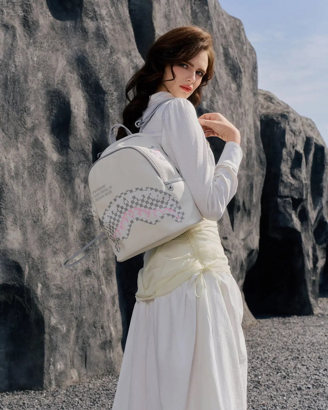 SHARK CENTRAL DYNAMIC SAVAGE BACKPACK - Image 2