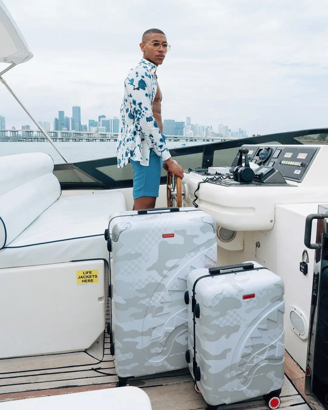3AM LE BLANC SHARKNAUTICS HARDSHELL CARRY-ON LUGGAGE - Image 5