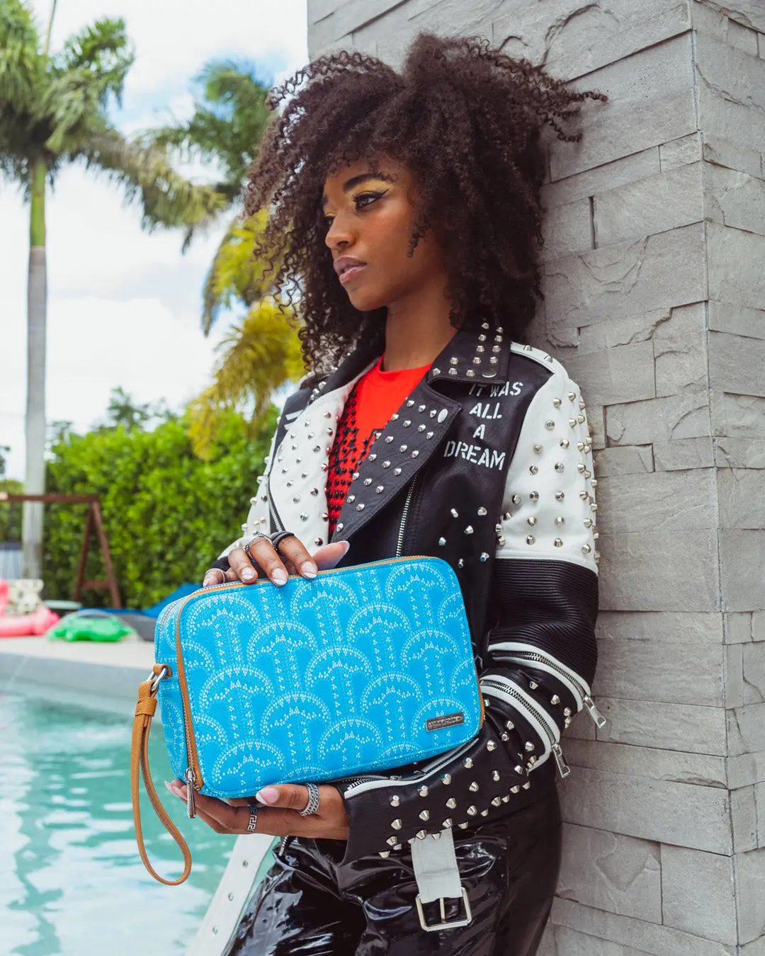 ILLUCHAINS TURQ TOILETRY BAG - Image 2