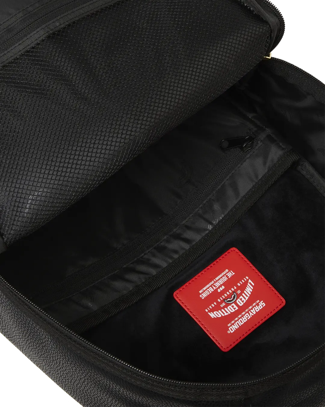 SHARK CENTRAL GILDED BITE BACKPACK - Image 11