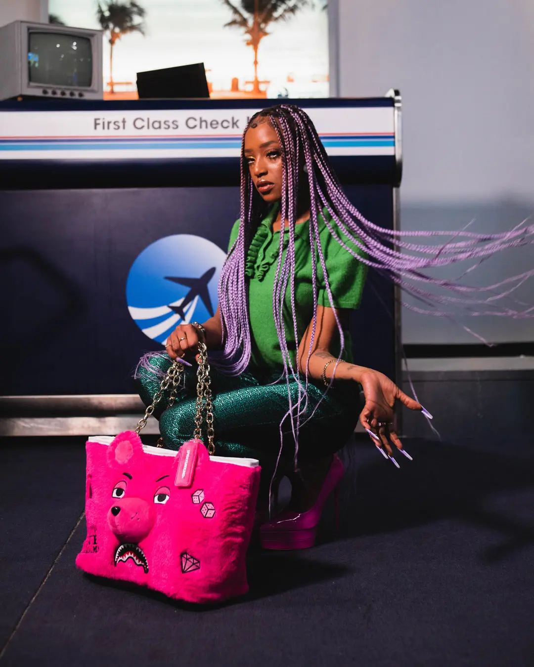 PLUSH MONEYBEAR TOTE (PINK) - Image 8