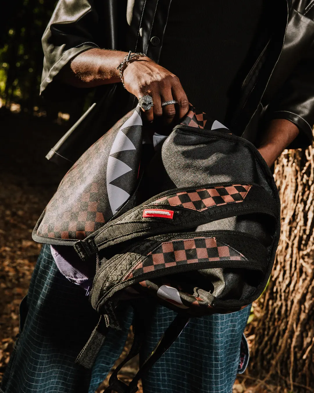 NOOO WAY!!! A REVERSIBLE BACKPACK - PURPLE VELOUR TO OG SHARKS IN PARIS BACKPACK - Image 10