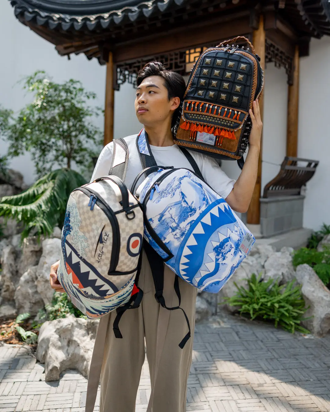 THE MET HOKUSAI GREAT WAVE BACKPACK - Image 14