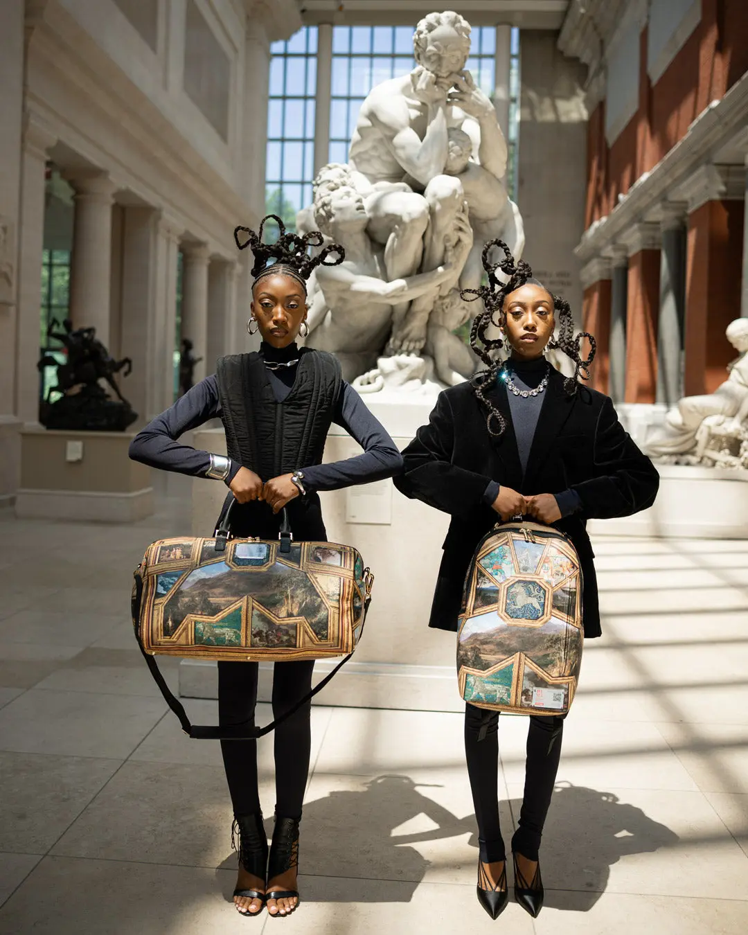 THE MET MASTERPIECES DUFFLE - Image 2