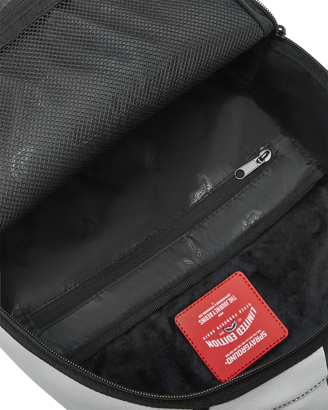 SHARK CENTRAL SPLIT BACKPACK BLK/WHT (DLXV) - Image 13