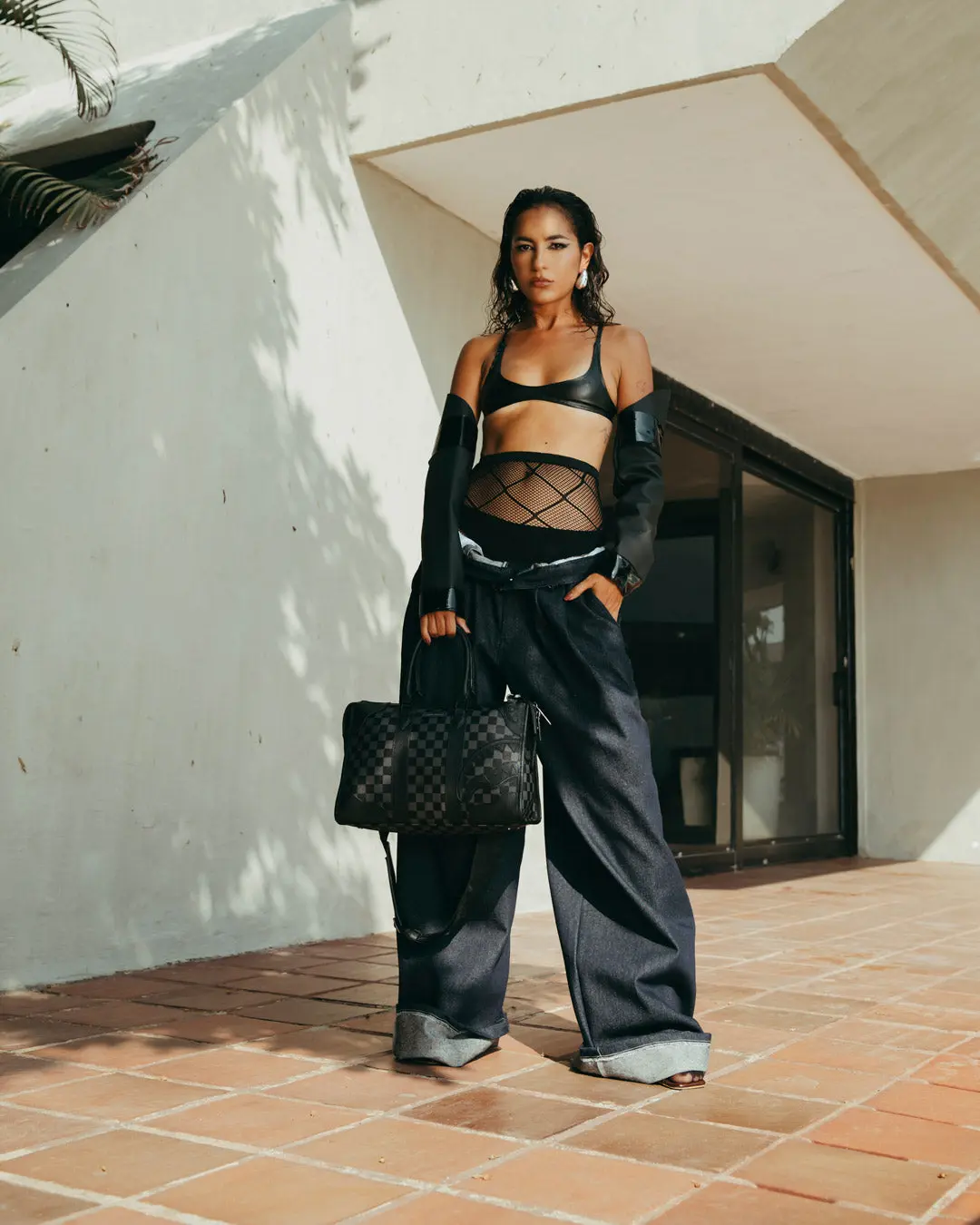MIDNIGHT CHATEAU MINI PYRAMID DUFFLE - Image 4