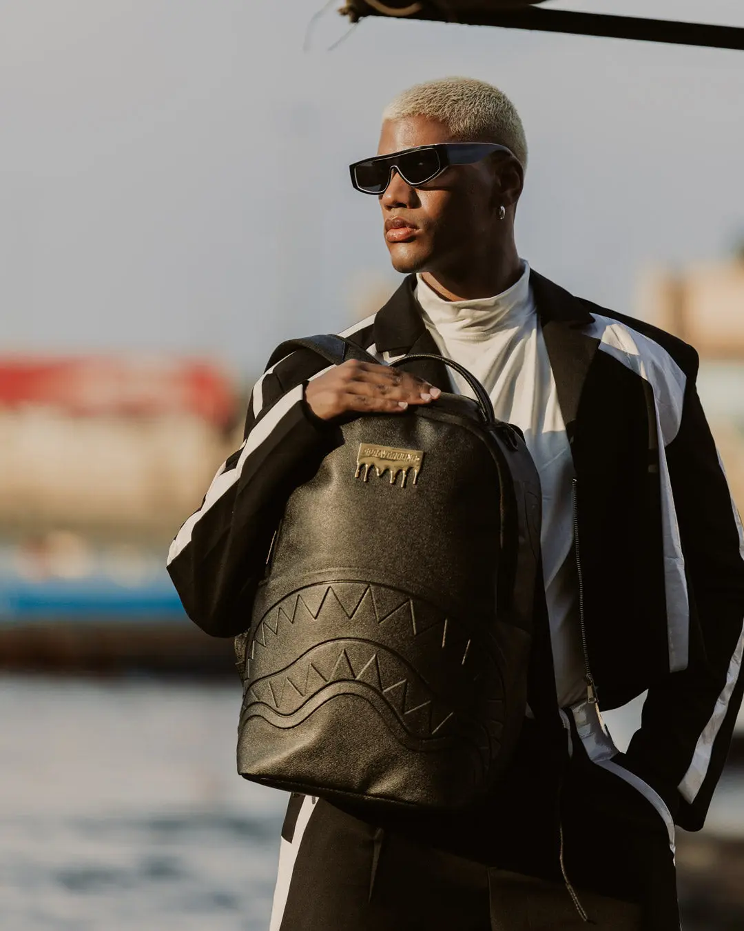 GOLD BRICK DRIP BLACK BACKPACK - Image 4