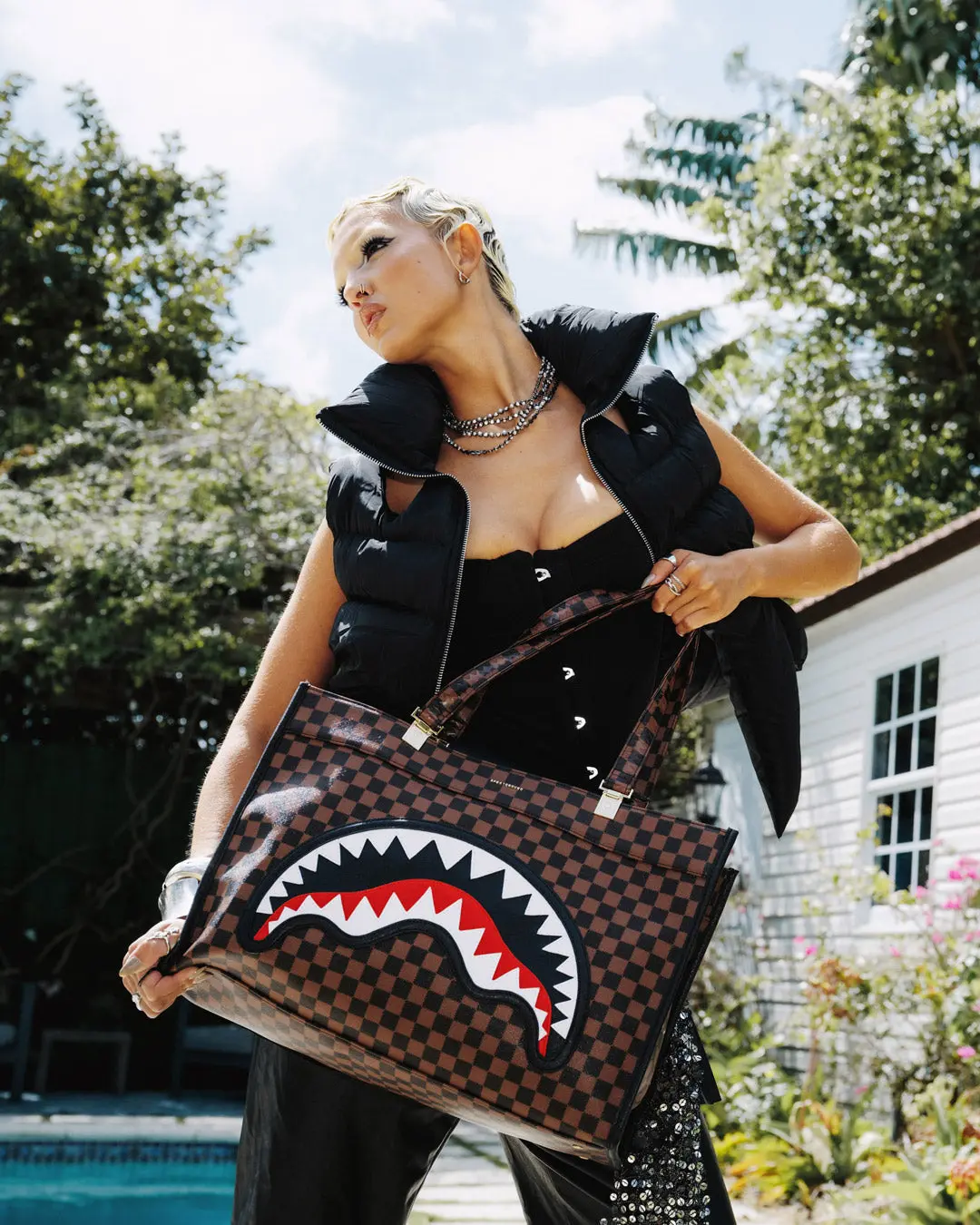 SAWTOOTH SHARKS IN PARIS TORTUGA TOTE - Image 8