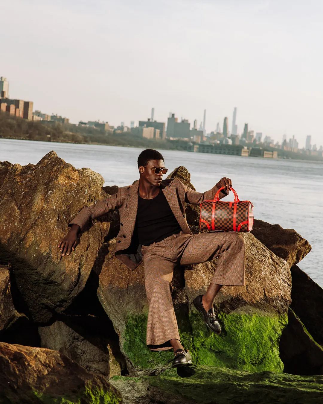 TAKEOVER THE THRONE MINI DUFFLE - Image 10
