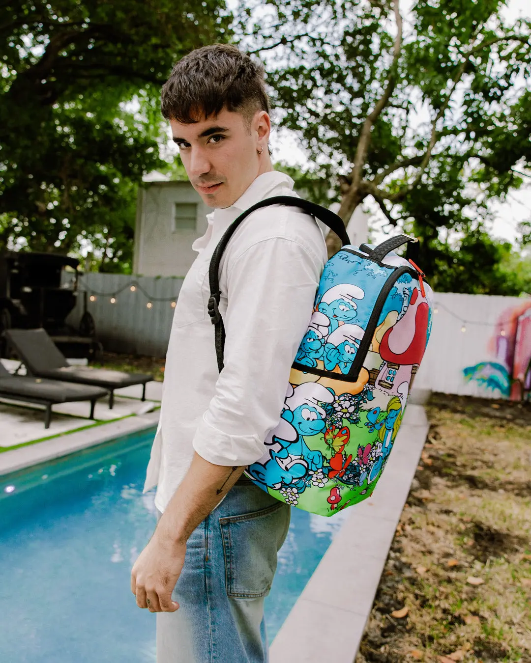 SMURFS IN THE GARDEN BACKPACK - Image 6