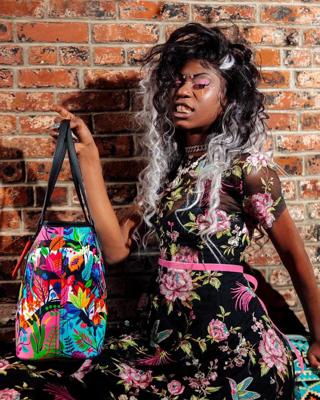 AVANT GARDEN TOTE - Image 11