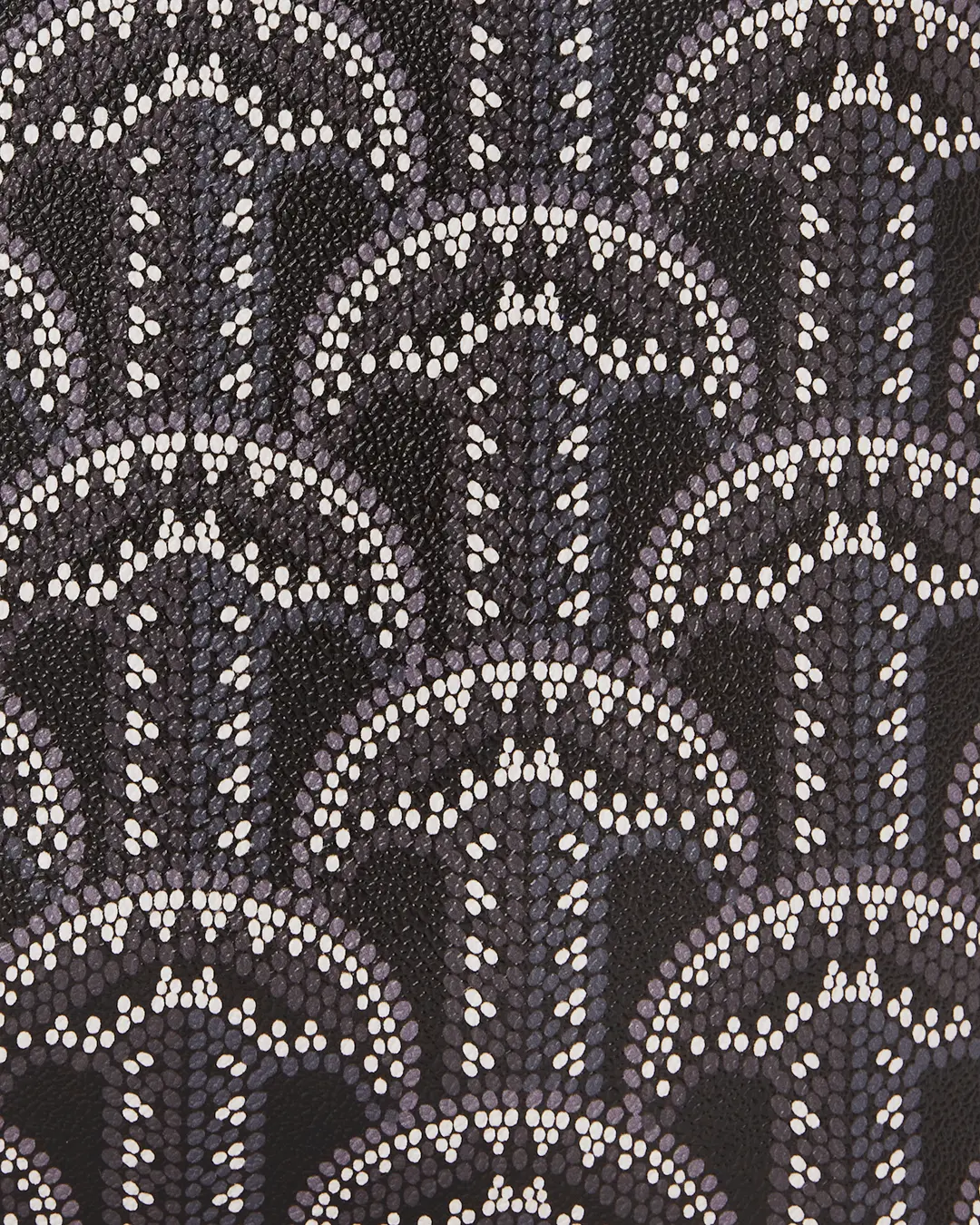 ILLUCHAINS TOTE - Image 10