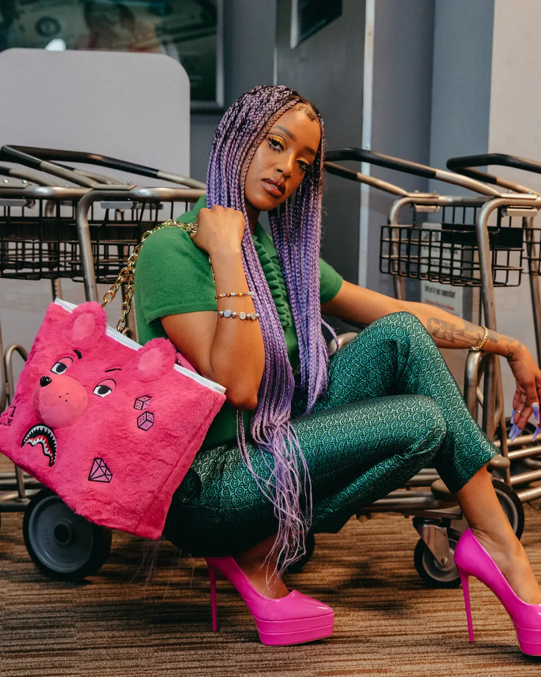 PLUSH MONEYBEAR TOTE (PINK) - Image 2