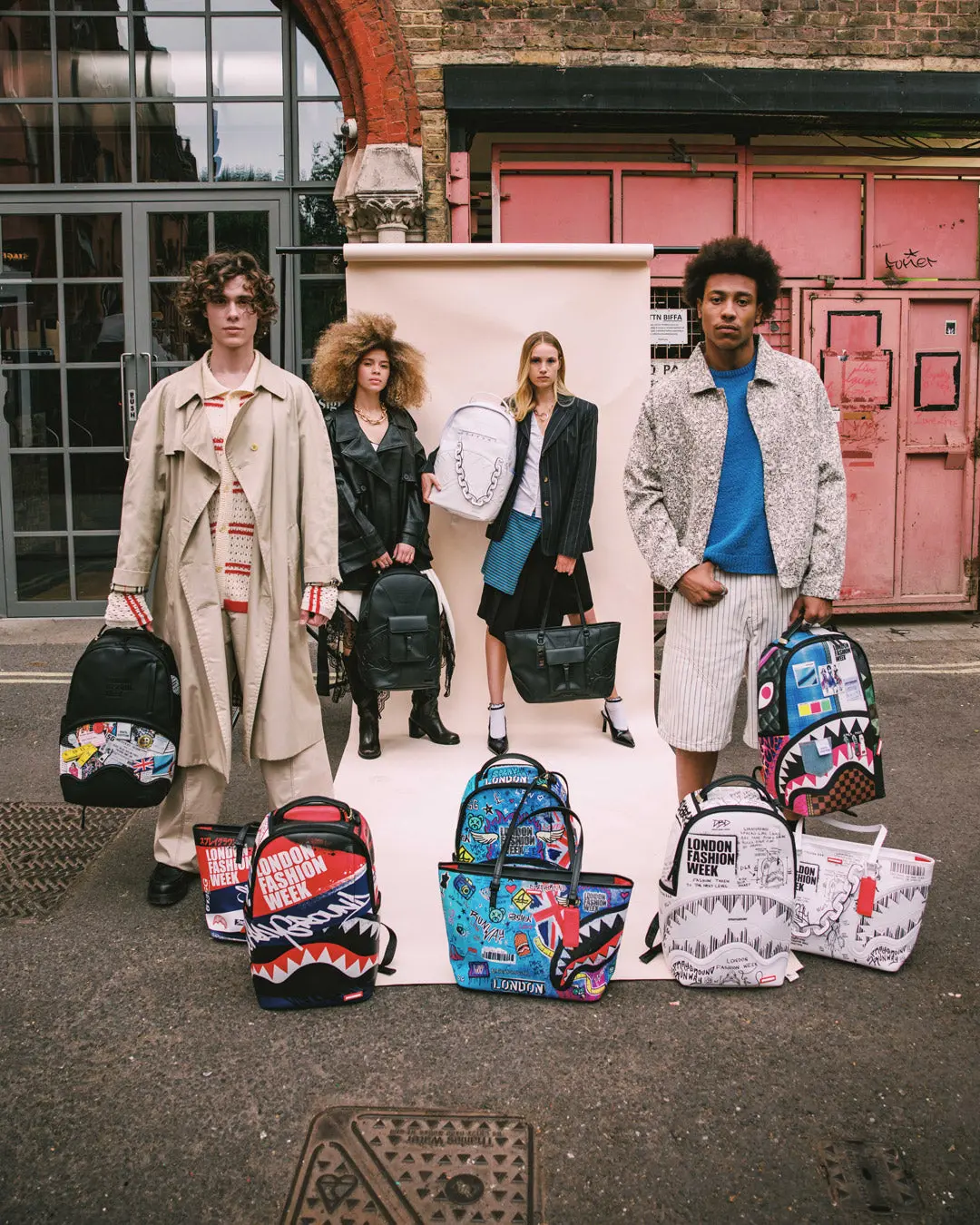 LONDON FASHION WEEK RED CARPET READY TOTE - Image 8