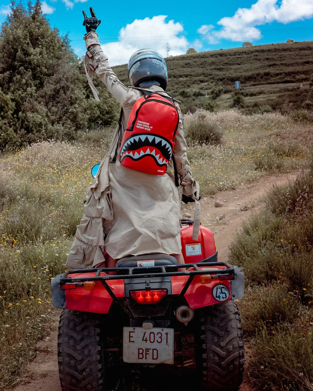 SHARK CENTRAL (RED) (DLXV) - Image 6