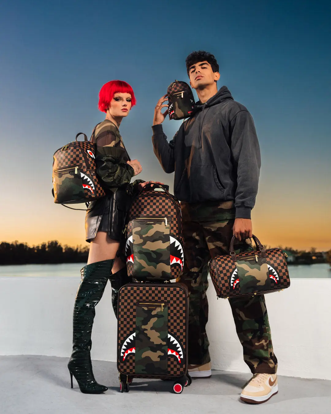 EXTERIOR GOLD ZIP POCKET SHARKS IN PARIS SAVAGE BACKPACK - Image 8