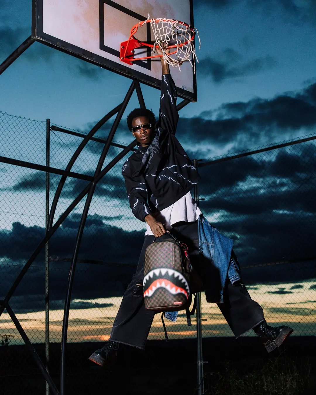 SHARKS IN PARIS BLUR EFFECT BACKPACK - Image 14