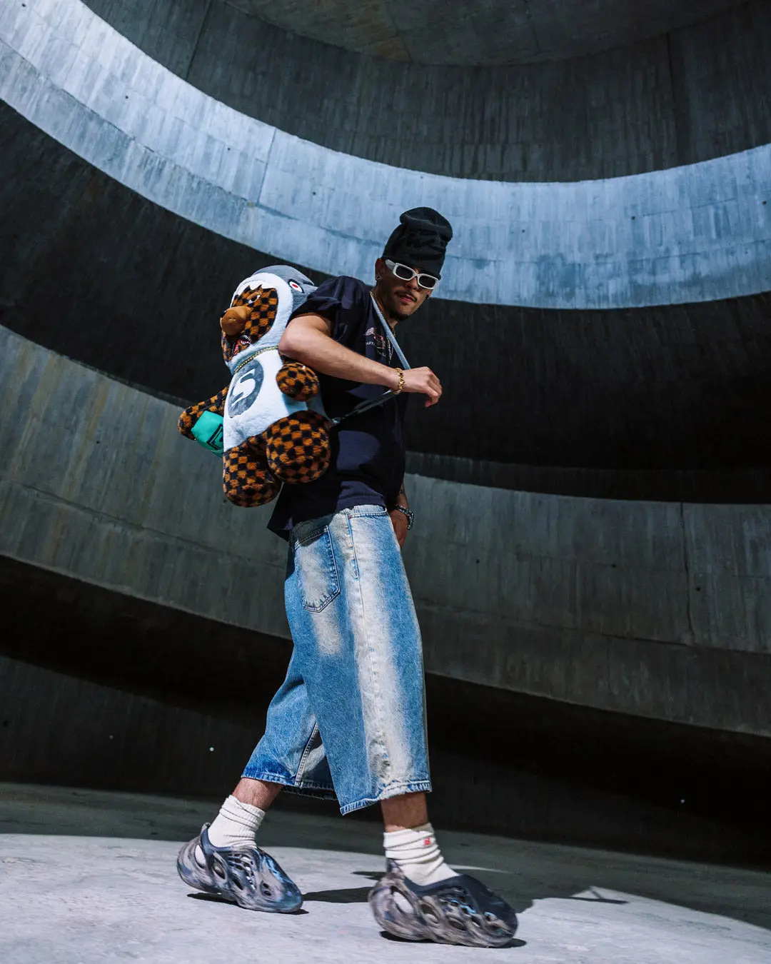 THE RIZZLER MONEYBEAR TEDDYBEAR BACKPACK - Image 4
