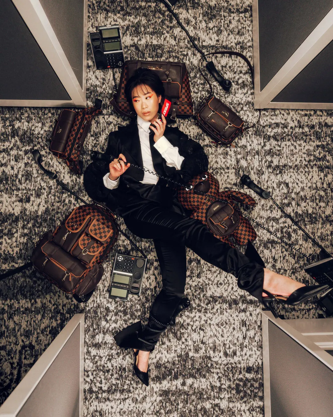 CHECKMATE ROYALE MESSENGER BRICK BAG - Image 6
