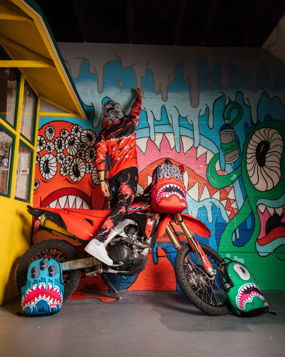 JORGE RODRIGUEZ THE ARTIST COLLAB BOB SHARK BACKPACK - Image 14