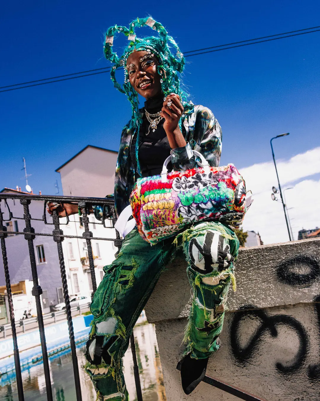 LE MONDE DES GRAFFITIS MINI DUFFLE - Image 2