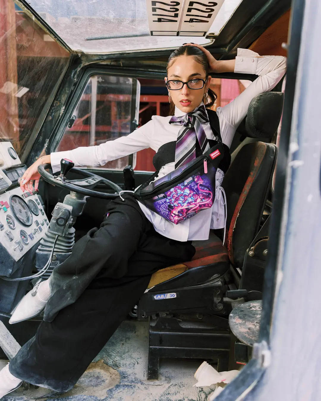 PINK PANTHER DIAMOND HEIST SAVVY CROSSBODY - Image 4