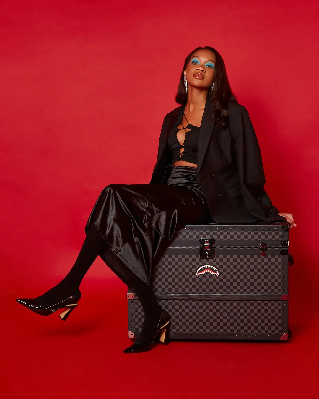 VANQUISH II WARDROBE TRUNK - Image 8