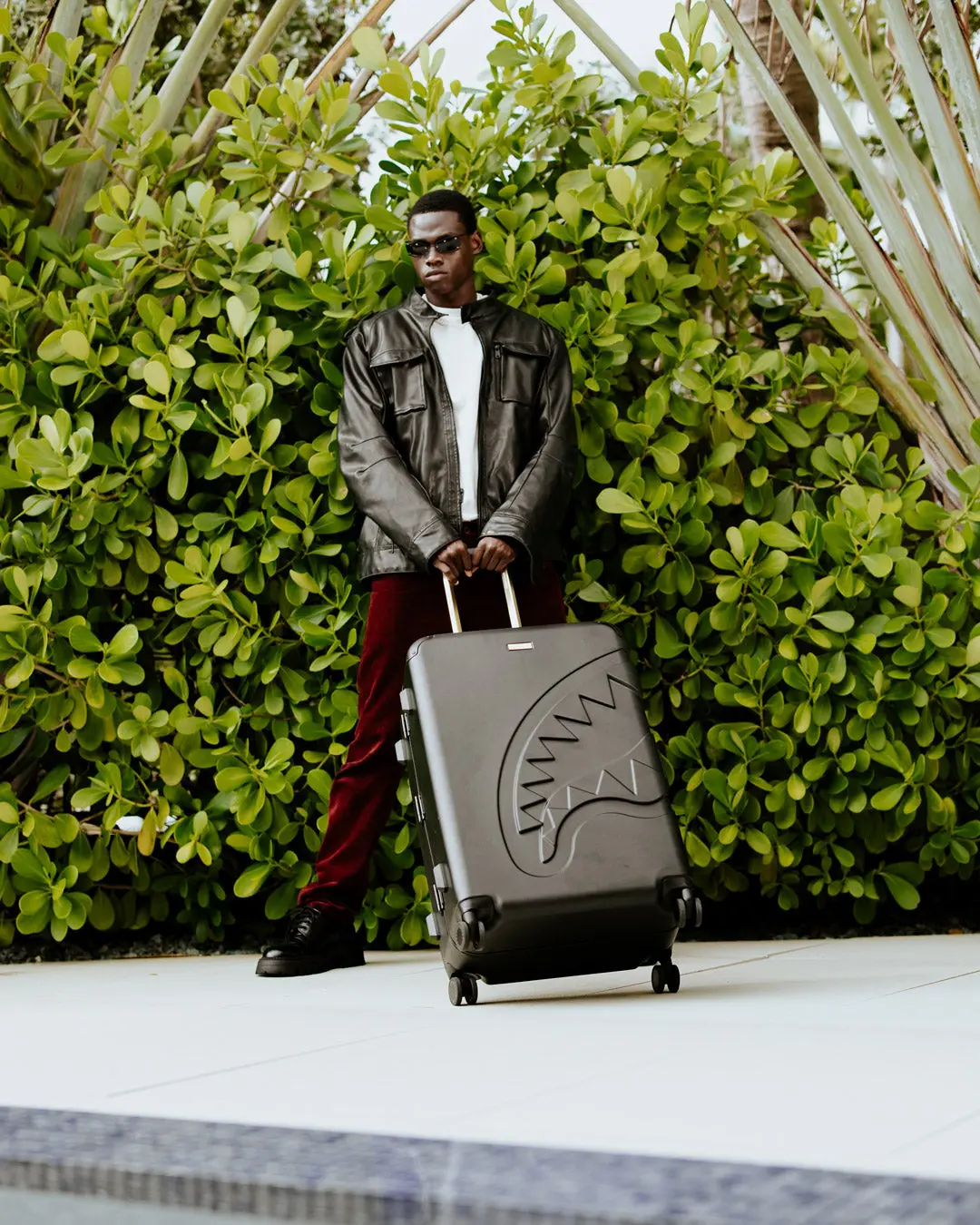 REALITY CHECK SHARKITECTURE FULL-SIZE JETBLACK LUGGAGE (GOLD HARDWARE) - Image 2