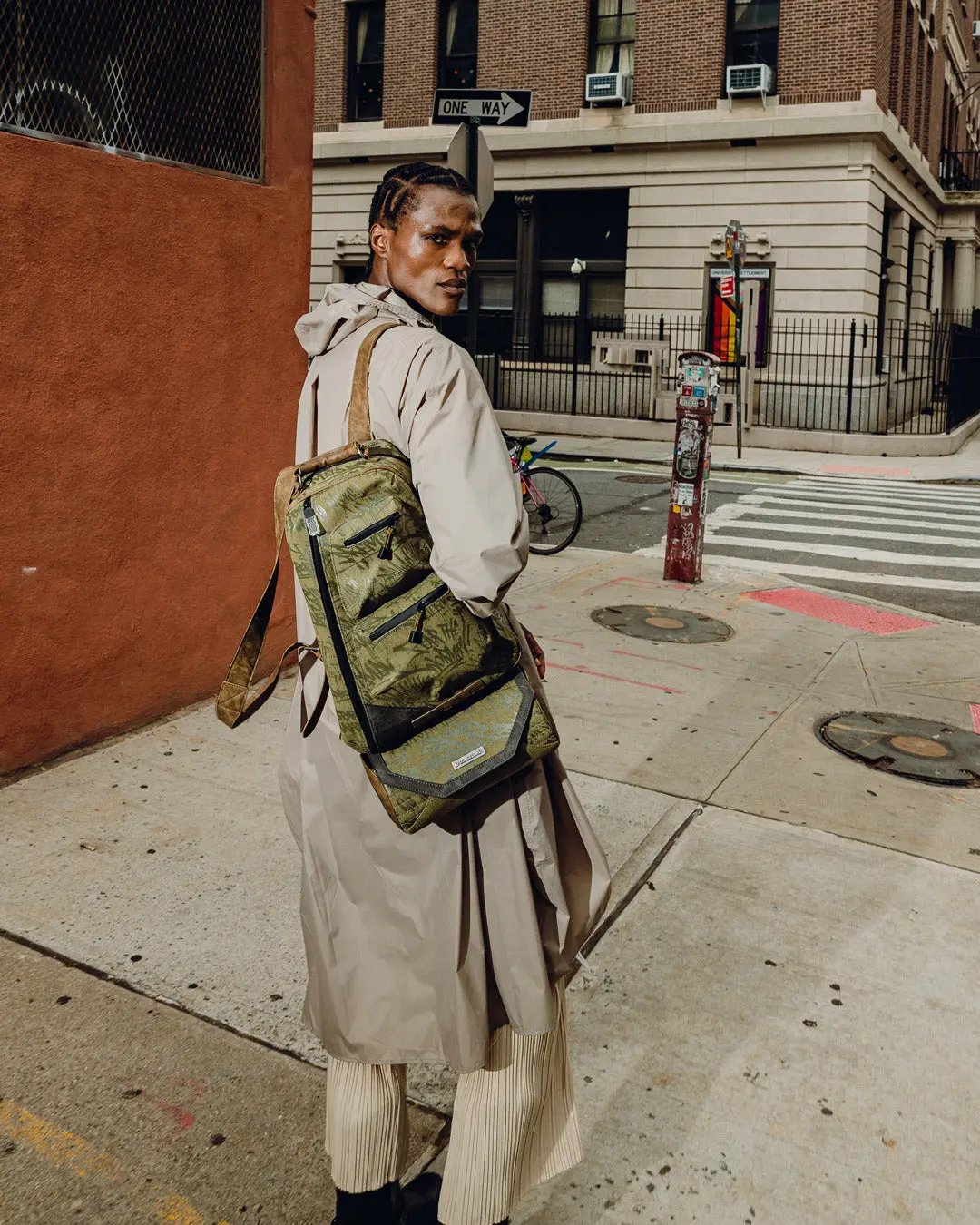 DUNE FREMKIT BACKPACK + CROSSBODY (DESERT SAND) - Image 2