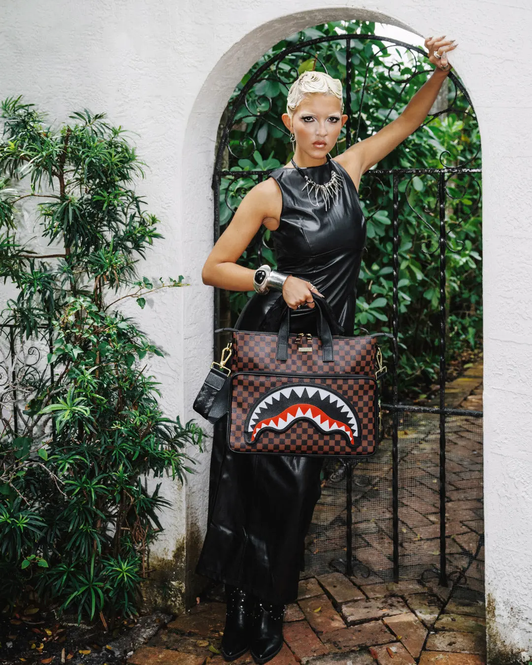 SAWTOOTH SHARKS IN PARIS TRAVEL BAG - Image 2