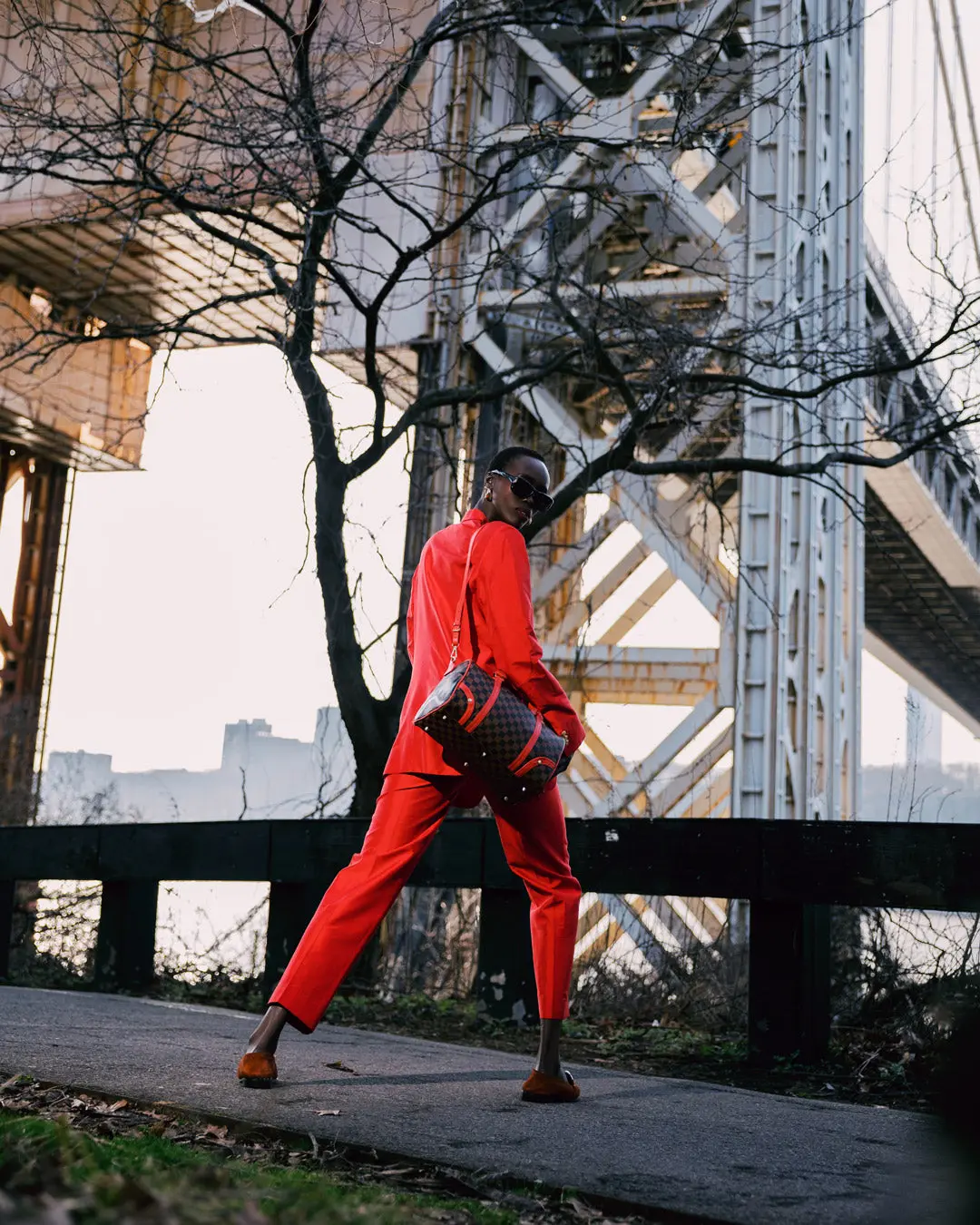 TAKEOVER THE THRONE MINI DUFFLE - Image 4