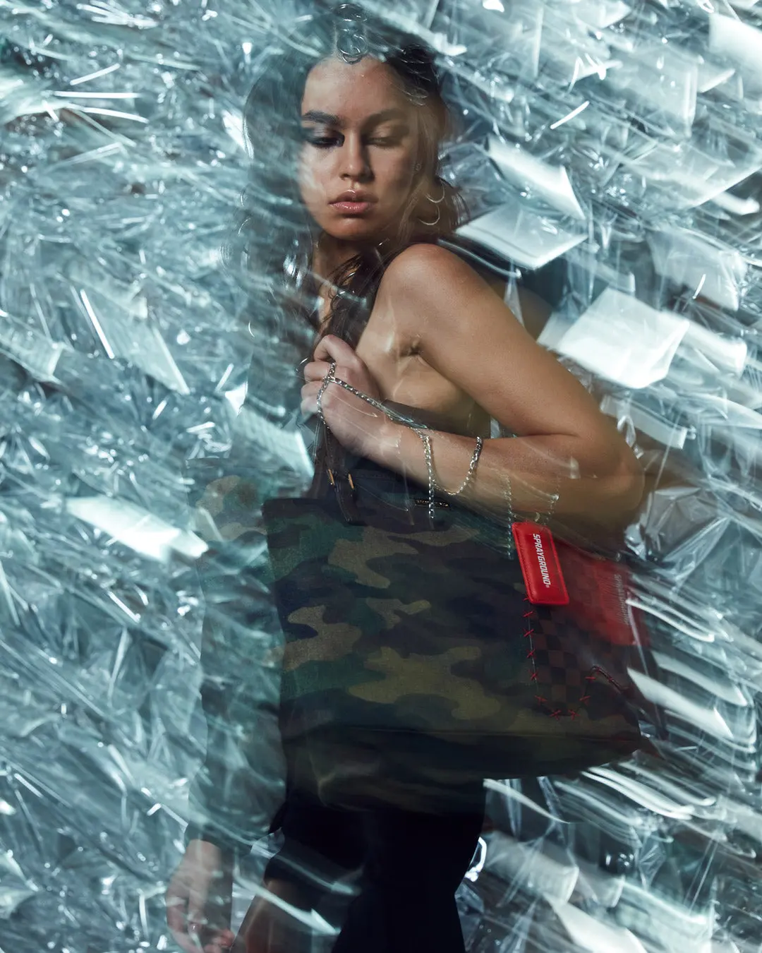 THE PARADOXX SHARK TOTE - Image 8