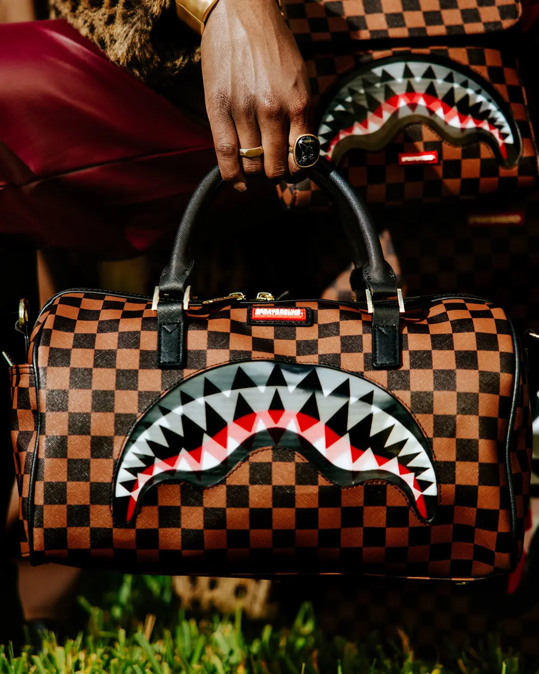 LENTICULAR EFFECTS MINI DUFFLE - Image 11
