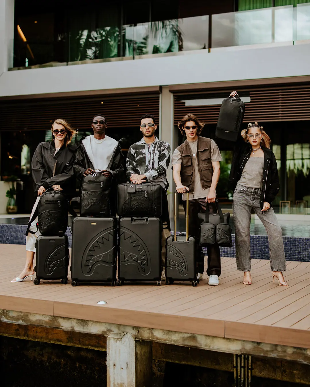 REALITY CHECK SHARKITECTURE FULL-SIZE JETBLACK LUGGAGE (GOLD HARDWARE) - Image 8