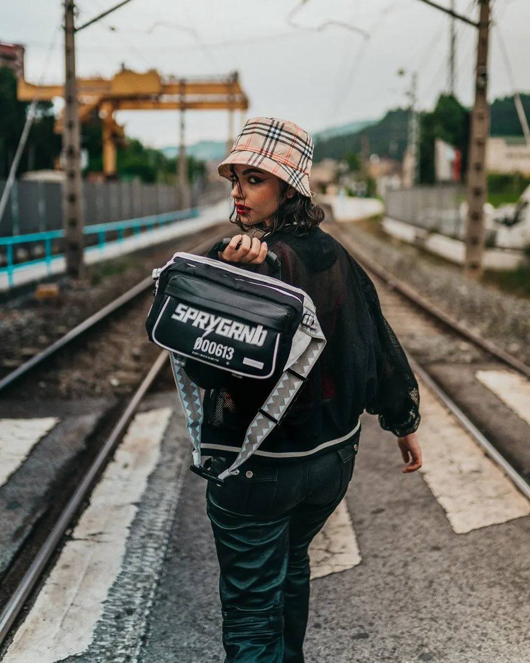 SWERVE CARGO CROSSBODY - Image 4