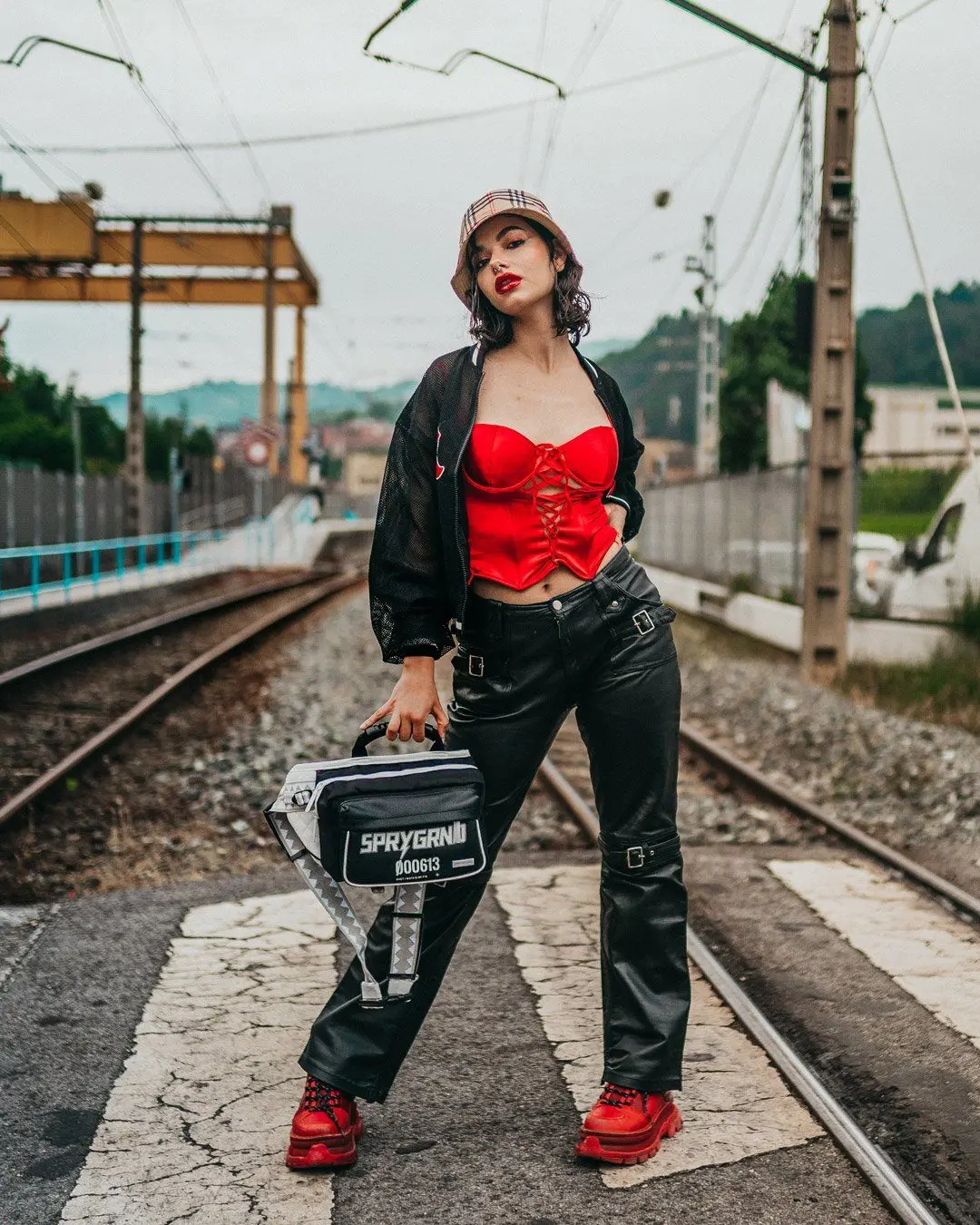 SWERVE CARGO CROSSBODY - Image 6