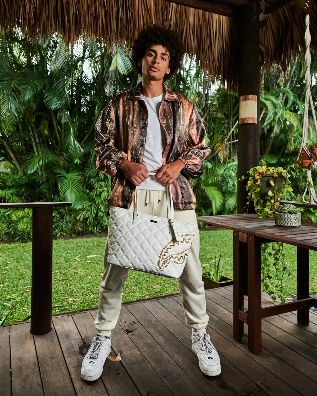 RIVIERA LE BLANC GOLD CHAIN SHARK TOTE - Image 9