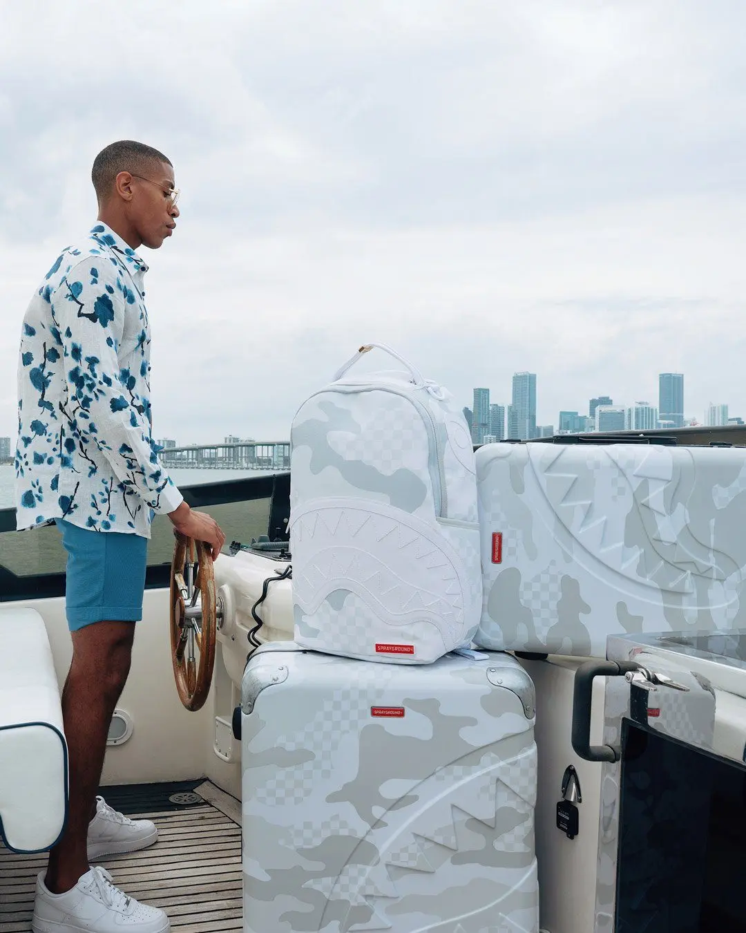3AM LE BLANC SHARKNAUTICS HARDSHELL FULL-SIZE LUGGAGE - Image 5