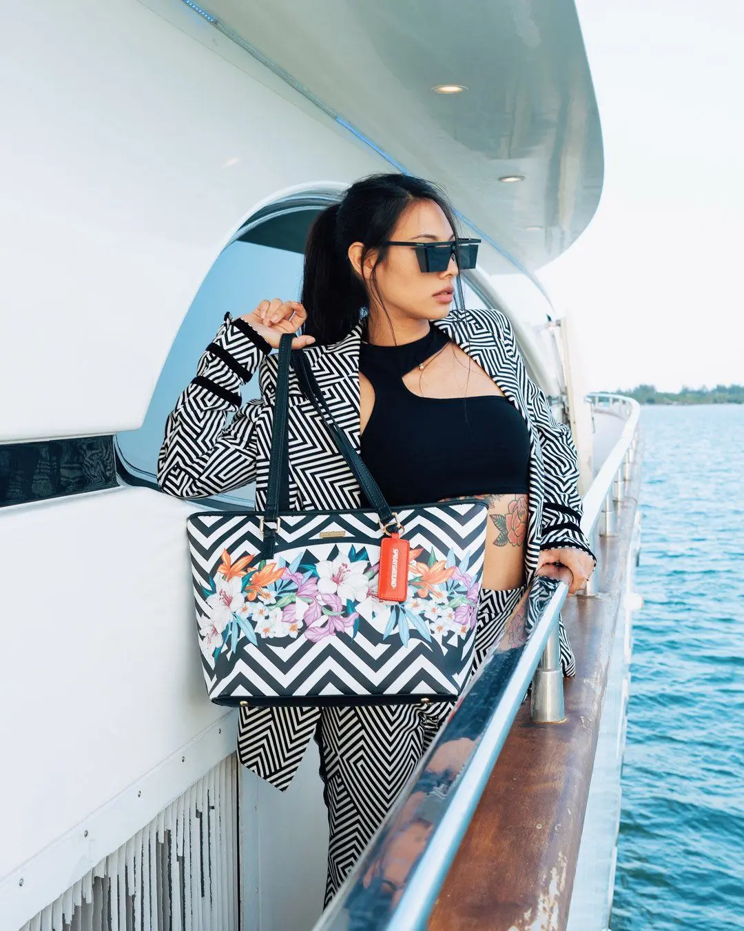 GLASS HOUSE TOTE - Image 4