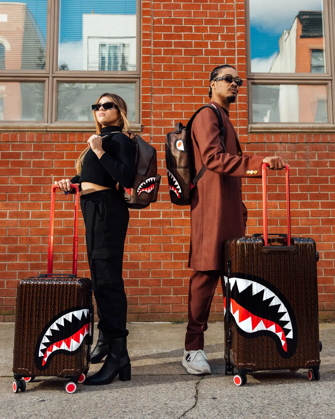 FRENZY SHARKS SHARKNAUTICS HARDSHELL FULL-SIZE LUGGAGE - Image 6