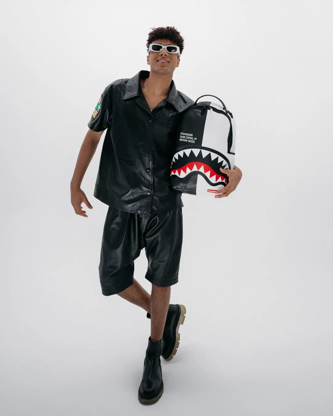 SHARK CENTRAL SPLIT BACKPACK BLK/WHT (DLXV) - Image 4