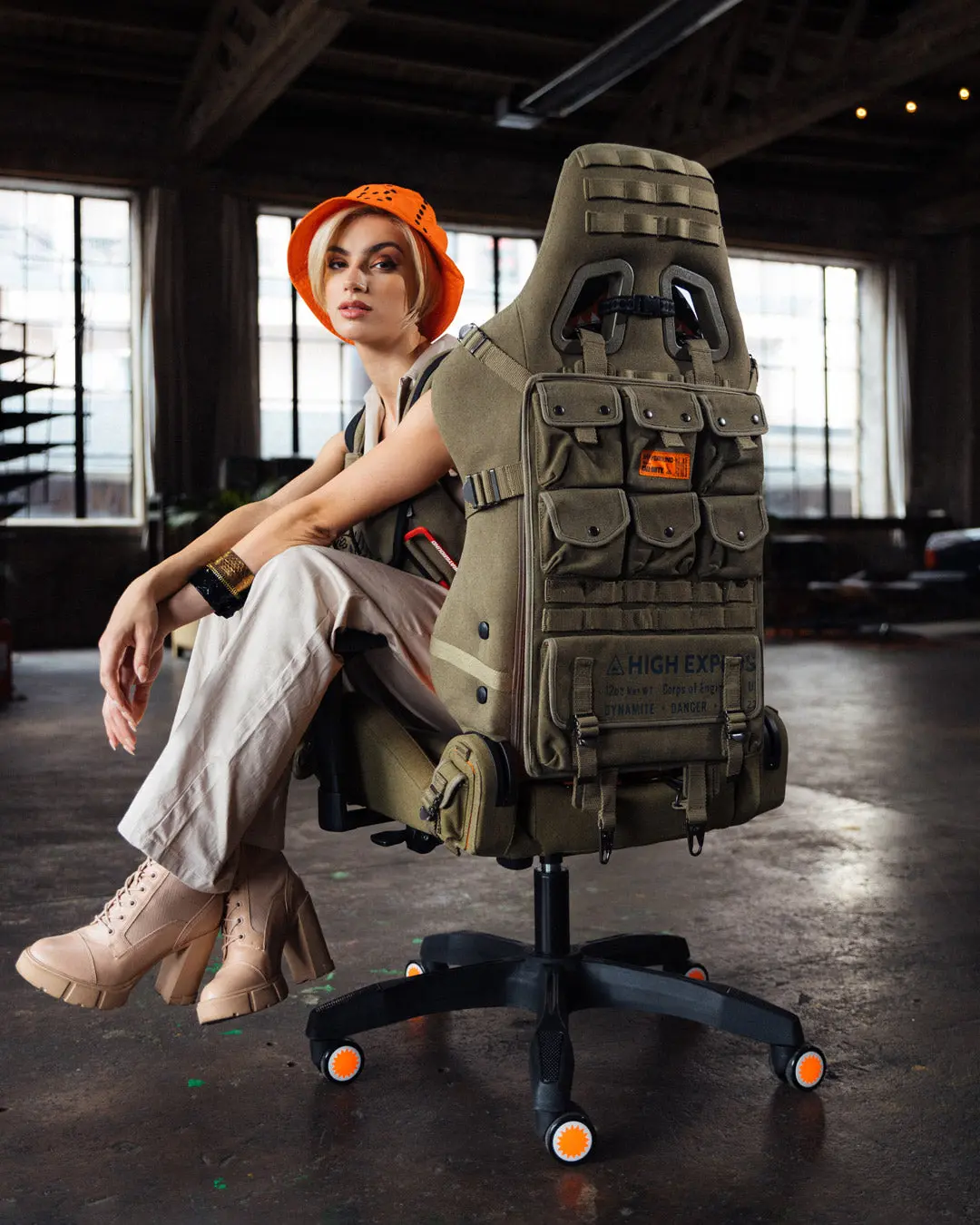 CALL OF DUTY READY FOR ACTION GAMING CHAIR - Image 4