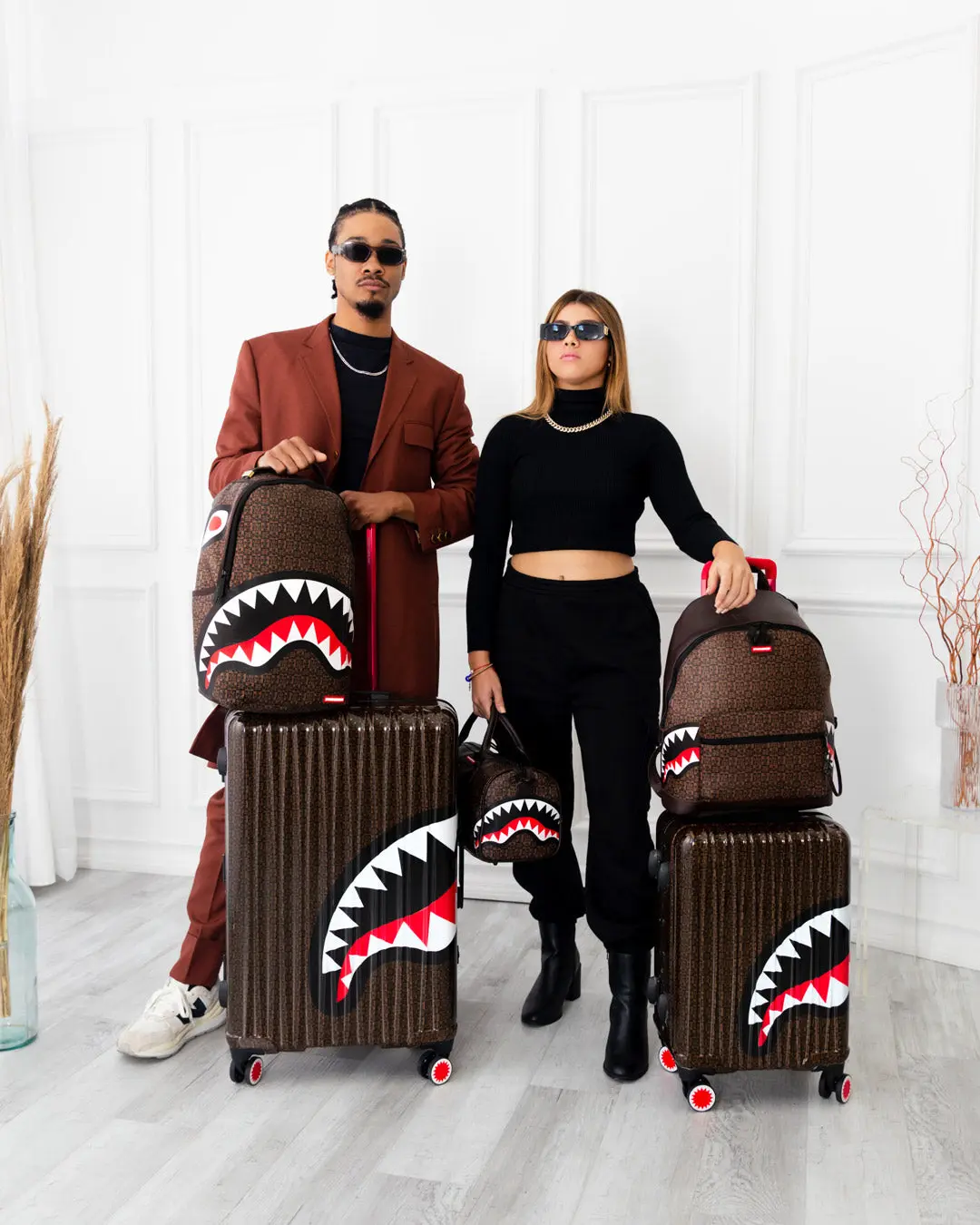 FRENZY SHARKS SHARKNAUTICS HARDSHELL FULL-SIZE LUGGAGE - Image 8